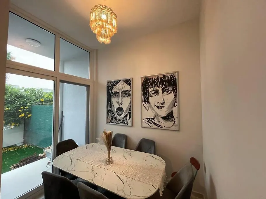 Ashri Hh Bright Apt-Damac Hills2 Dubai 0*,